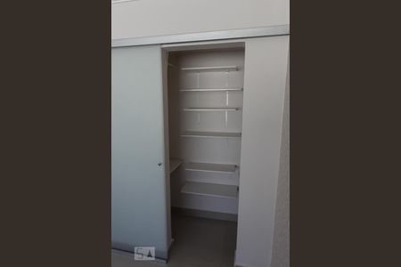 Apartamento à venda com 220m², 4 quartos e 1 vaga Apartamento à venda com 220m², 4 quartos e 1 vagaCloset da suíte