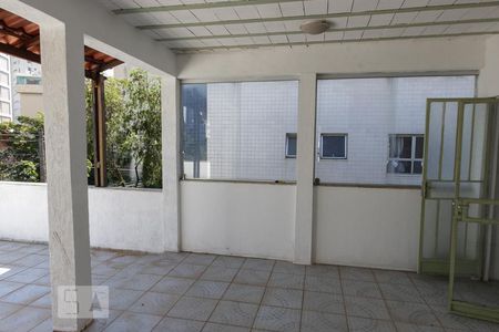 Apartamento à venda com 220m², 4 quartos e 1 vaga Apartamento à venda com 220m², 4 quartos e 1 vagaTerraço