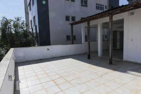 Apartamento à venda com 220m², 4 quartos e 1 vaga Apartamento à venda com 220m², 4 quartos e 1 vagaTerraço