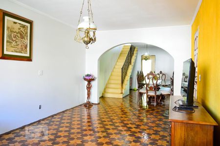 Casa à venda com 100m², 3 quartos e 3 vagas Casa à venda com 100m², 3 quartos e 3 vagasSala Vista Ampla