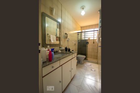 Casa à venda com 333m², 4 quartos e 5 vagasBanheiro da Suíte 4