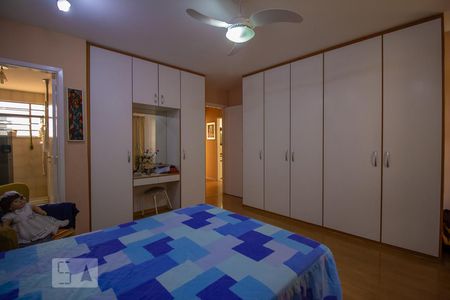 Casa à venda com 333m², 4 quartos e 5 vagasQuarto 4 - Suíte