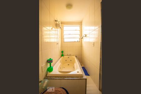 Casa à venda com 333m², 4 quartos e 5 vagasBanheiro 4