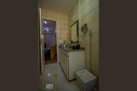 Casa à venda com 333m², 4 quartos e 5 vagasBanheiro da Suíte 4