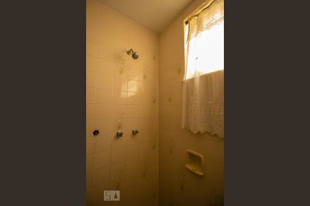 Casa à venda com 333m², 4 quartos e 5 vagasBanheiro 2