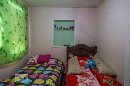 Casa à venda com 327m², 5 quartos e 1 vaga Casa à venda com 327m², 5 quartos e 1 vagaQuarto 2 - Casa dos Fundos
