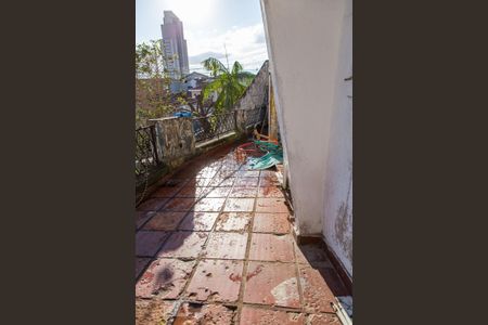 Casa à venda com 327m², 5 quartos e 1 vaga Casa à venda com 327m², 5 quartos e 1 vagaQuintal dos Fundos