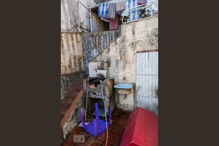 Casa à venda com 327m², 5 quartos e 1 vaga Casa à venda com 327m², 5 quartos e 1 vagaQuintal dos Fundos