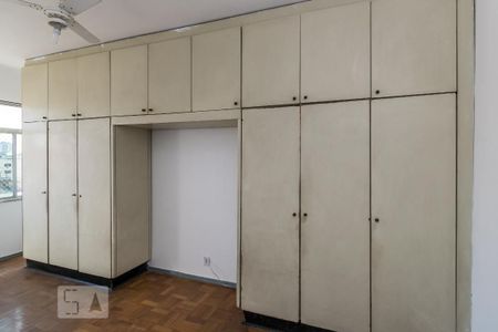 Apartamento à venda com 78m², 2 quartos e 1 vagaQuarto 2 - Armários