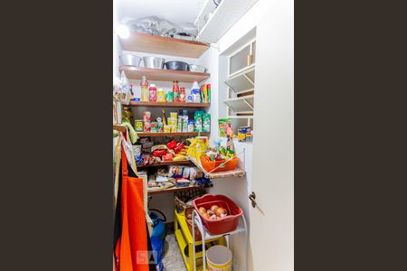 Casa à venda com 500m², 5 quartos e 11 vagasDispensa da Cozinha