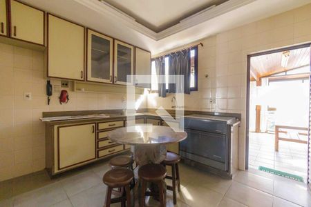 Apartamento para alugar com 260m², 3 quartos e 2 vagas Apartamento para alugar com 260m², 3 quartos e 2 vagasCozinha