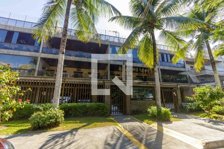 Apartamento para alugar com 260m², 3 quartos e 2 vagas Apartamento para alugar com 260m², 3 quartos e 2 vagasFachada