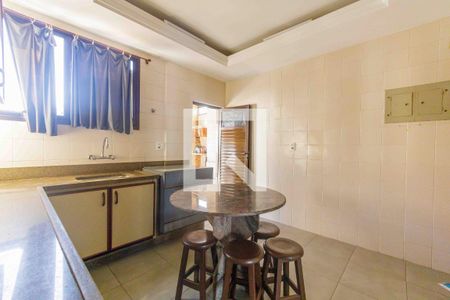 Apartamento para alugar com 260m², 3 quartos e 2 vagas Apartamento para alugar com 260m², 3 quartos e 2 vagasCozinha