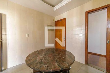 Apartamento para alugar com 260m², 3 quartos e 2 vagas Apartamento para alugar com 260m², 3 quartos e 2 vagasCozinha