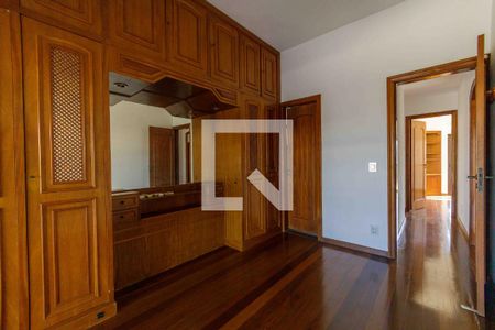 Apartamento para alugar com 260m², 3 quartos e 2 vagas Apartamento para alugar com 260m², 3 quartos e 2 vagasSuíte