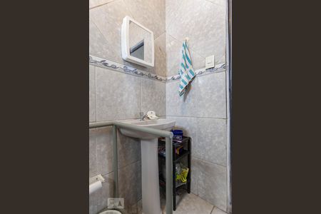 Casa à venda com 200m², 3 quartos e 5 vagasBanheiro social 