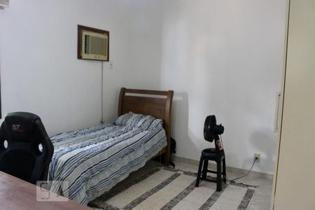 Casa de condomínio à venda com 230m², 3 quartos e 3 vagasquarto 1