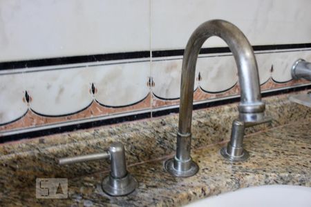 Casa de condomínio à venda com 230m², 3 quartos e 3 vagassuíte