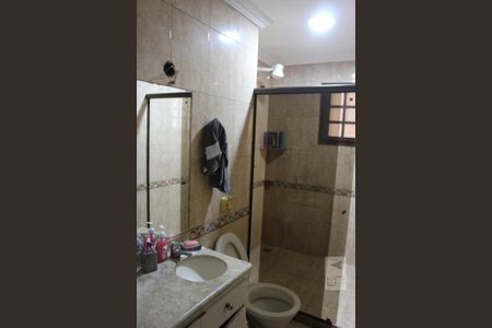 Casa de condomínio à venda com 230m², 3 quartos e 3 vagasBanheiro