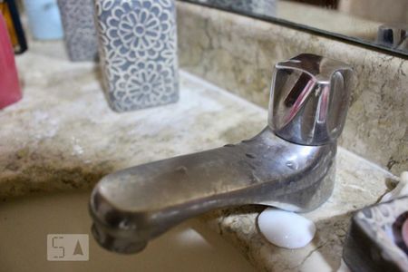 Casa de condomínio à venda com 230m², 3 quartos e 3 vagasBanheiro