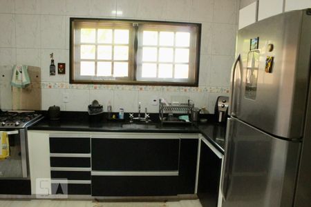 Casa de condomínio à venda com 230m², 3 quartos e 3 vagasCozinha