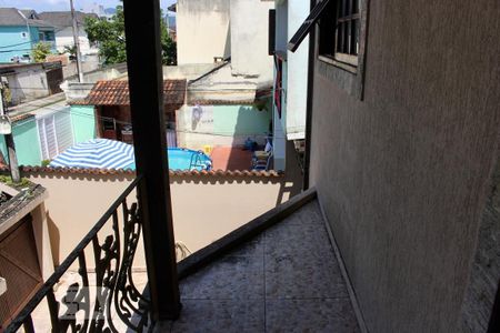 Casa de condomínio à venda com 230m², 3 quartos e 3 vagasvaranda