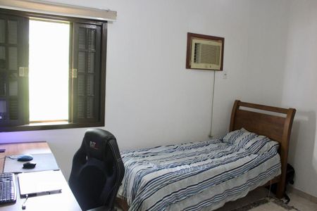 Casa de condomínio à venda com 230m², 3 quartos e 3 vagasquarto 1