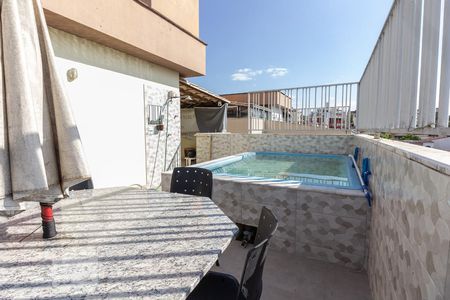 Apartamento à venda com 161m², 3 quartos e 3 vagas Apartamento à venda com 161m², 3 quartos e 3 vagasPiscina