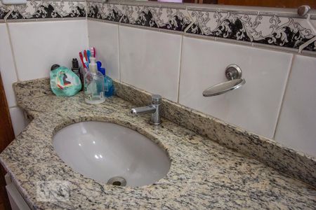 Apartamento à venda com 161m², 3 quartos e 3 vagas Apartamento à venda com 161m², 3 quartos e 3 vagasBanheiro Social
