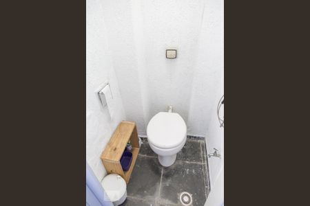 Apartamento à venda com 100m², 2 quartos e sem vaga Apartamento à venda com 100m², 2 quartos e sem vagaBanheiro de Serviço