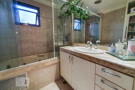 Apartamento para alugar com 165m², 3 quartos e 3 vagas Apartamento para alugar com 165m², 3 quartos e 3 vagasBanheiro da Suíte 1