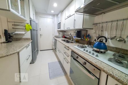 Apartamento para alugar com 165m², 3 quartos e 3 vagas Apartamento para alugar com 165m², 3 quartos e 3 vagasCozinha