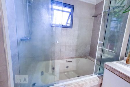 Apartamento para alugar com 165m², 3 quartos e 3 vagas Apartamento para alugar com 165m², 3 quartos e 3 vagasBanheiro da Suíte 1