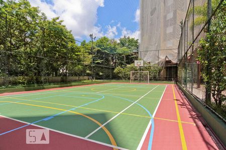 Apartamento para alugar com 165m², 3 quartos e 3 vagas Apartamento para alugar com 165m², 3 quartos e 3 vagasÁrea comum - Quadra Esportiva