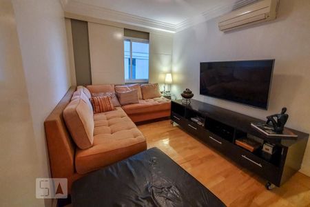 Apartamento para alugar com 165m², 3 quartos e 3 vagas Apartamento para alugar com 165m², 3 quartos e 3 vagasSala de TV