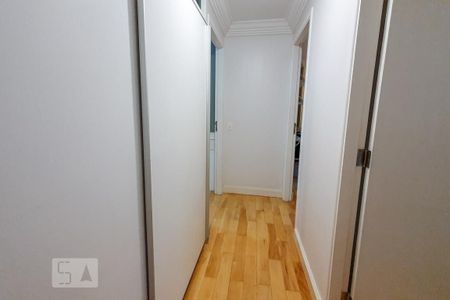 Apartamento para alugar com 165m², 3 quartos e 3 vagas Apartamento para alugar com 165m², 3 quartos e 3 vagasCorredor