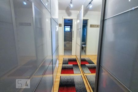 Apartamento para alugar com 165m², 3 quartos e 3 vagas Apartamento para alugar com 165m², 3 quartos e 3 vagasQuarto 1 - Armários