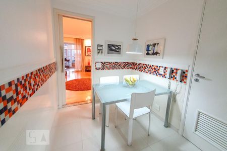Apartamento para alugar com 165m², 3 quartos e 3 vagas Apartamento para alugar com 165m², 3 quartos e 3 vagasCozinha