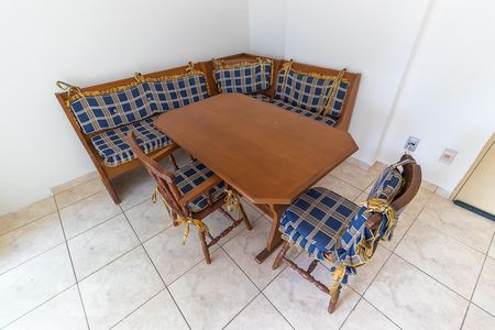 Sala - Mesa e cadeiras de kitnet/studio para alugar com 1 quarto, 45m² em Botafogo, Campinas