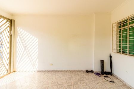 Casa à venda com 166m², 6 quartos e 1 vaga Casa à venda com 166m², 6 quartos e 1 vagaGaragem