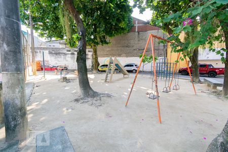 Casa de condomínio à venda com 200m², 3 quartos e 1 vagaÁrea Comum - Playground