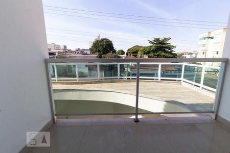 Casa para alugar com 470m², 4 quartos e 4 vagas Casa para alugar com 470m², 4 quartos e 4 vagasSuíte 2 Varanda