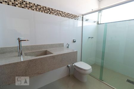 Casa para alugar com 470m², 4 quartos e 4 vagas Casa para alugar com 470m², 4 quartos e 4 vagasSuíte 2