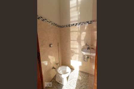 Casa para alugar com 470m², 4 quartos e 4 vagas Casa para alugar com 470m², 4 quartos e 4 vagasQuintal