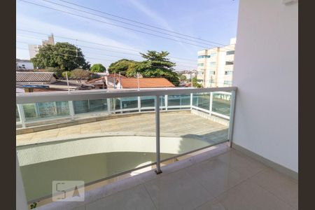 Casa para alugar com 470m², 4 quartos e 4 vagas Casa para alugar com 470m², 4 quartos e 4 vagasSuíte 2 Varanda