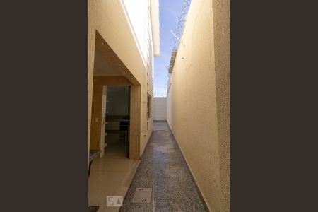 Casa para alugar com 470m², 4 quartos e 4 vagas Casa para alugar com 470m², 4 quartos e 4 vagasCorredor