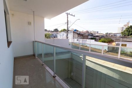 Casa para alugar com 470m², 4 quartos e 4 vagas Casa para alugar com 470m², 4 quartos e 4 vagasSuíte 1