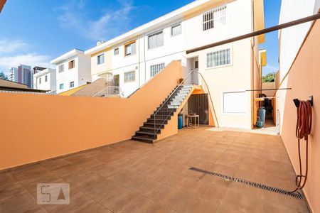 Casa à venda com 283m², 4 quartos e 3 vagasFundos