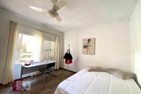 Casa à venda com 270m², 3 quartos e 3 vagas Casa à venda com 270m², 3 quartos e 3 vagasQuarto 2