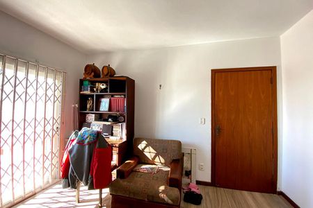 Casa à venda com 270m², 3 quartos e 3 vagas Casa à venda com 270m², 3 quartos e 3 vagasQuarto 2